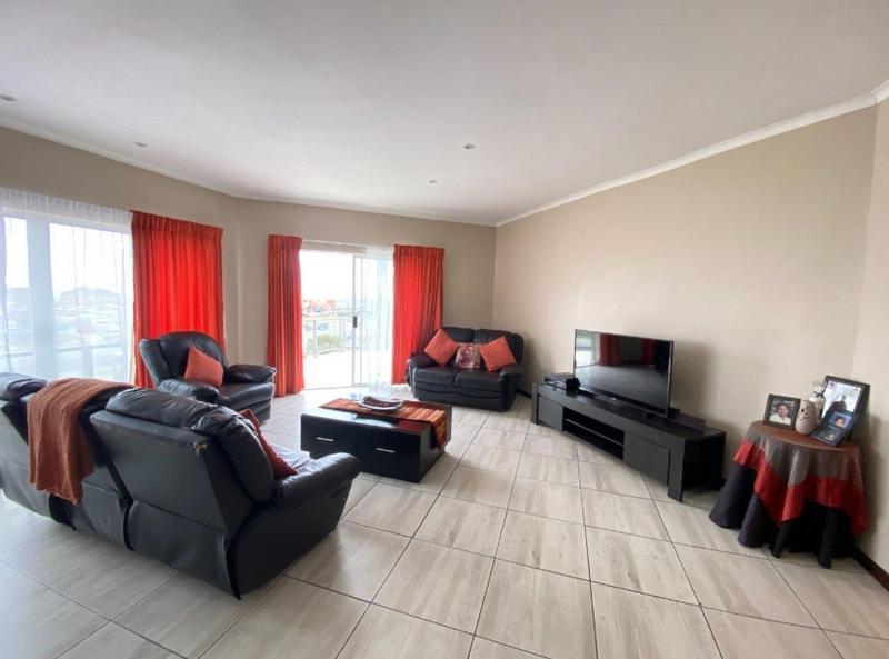 2 Bedroom Property for Sale in Heiderand Western Cape